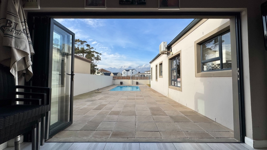 3 Bedroom Property for Sale in Fairview Eastern Cape